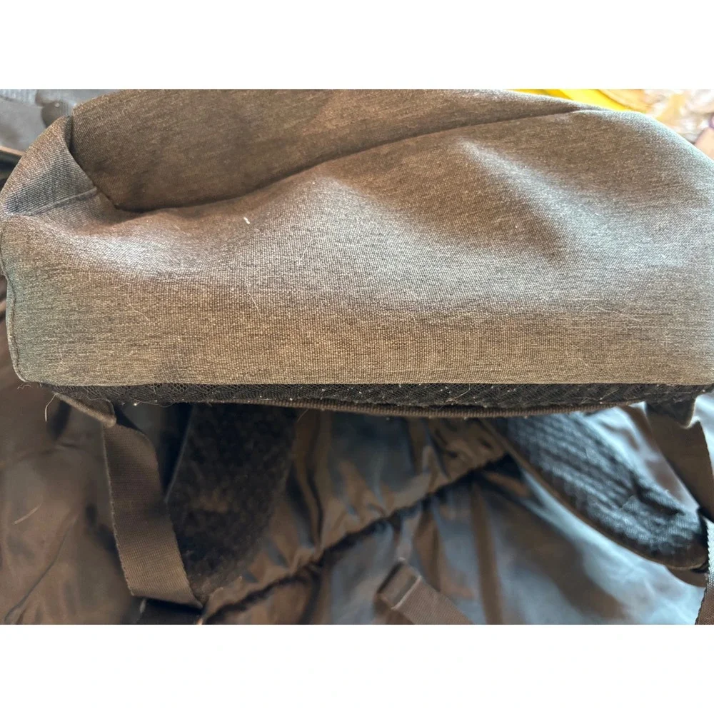Leeds TriGuard Gray Heathered Laptop Backpack Commuter Travel Bag
